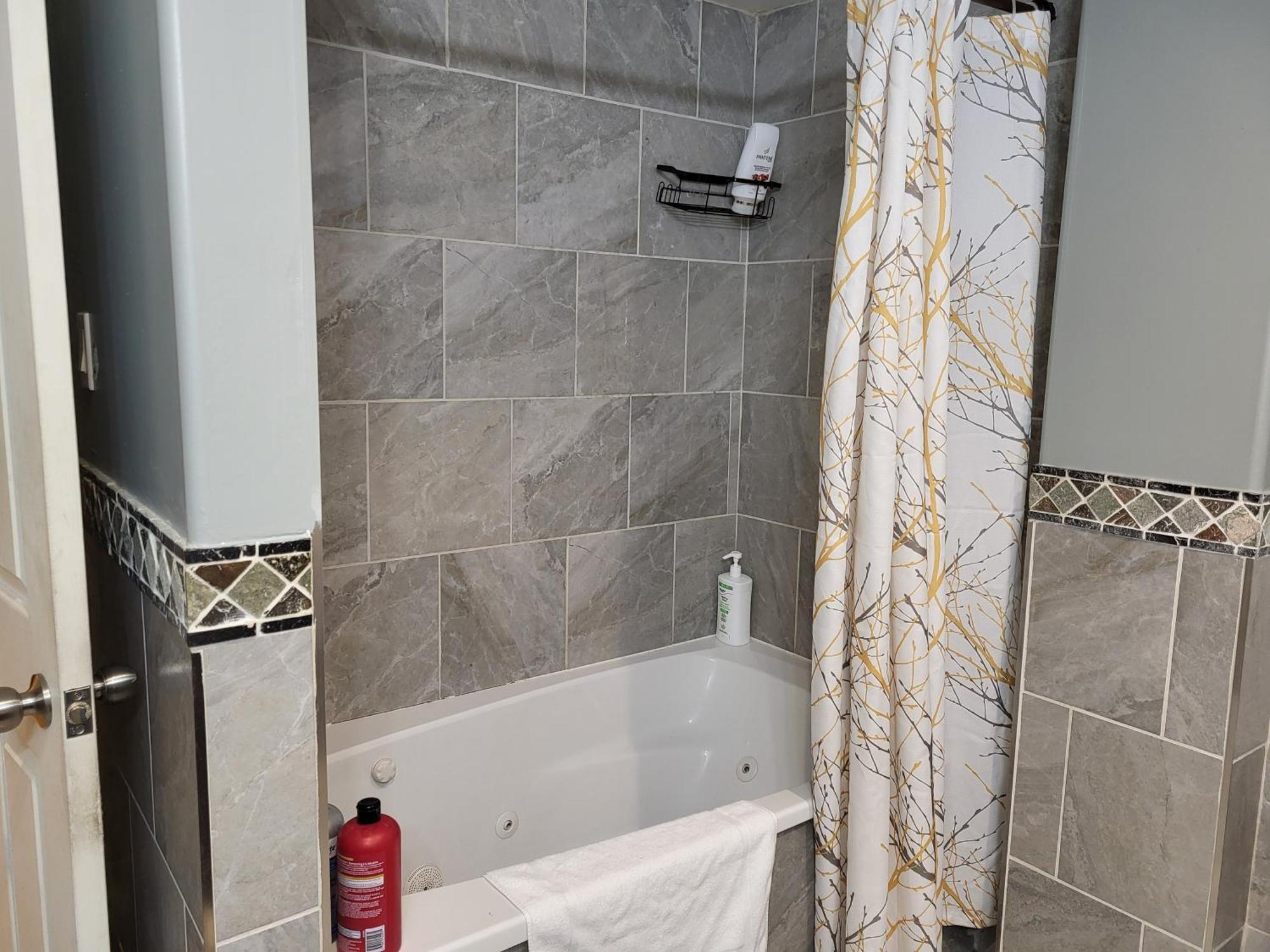 Main Suite Кингстон Экстерьер фото