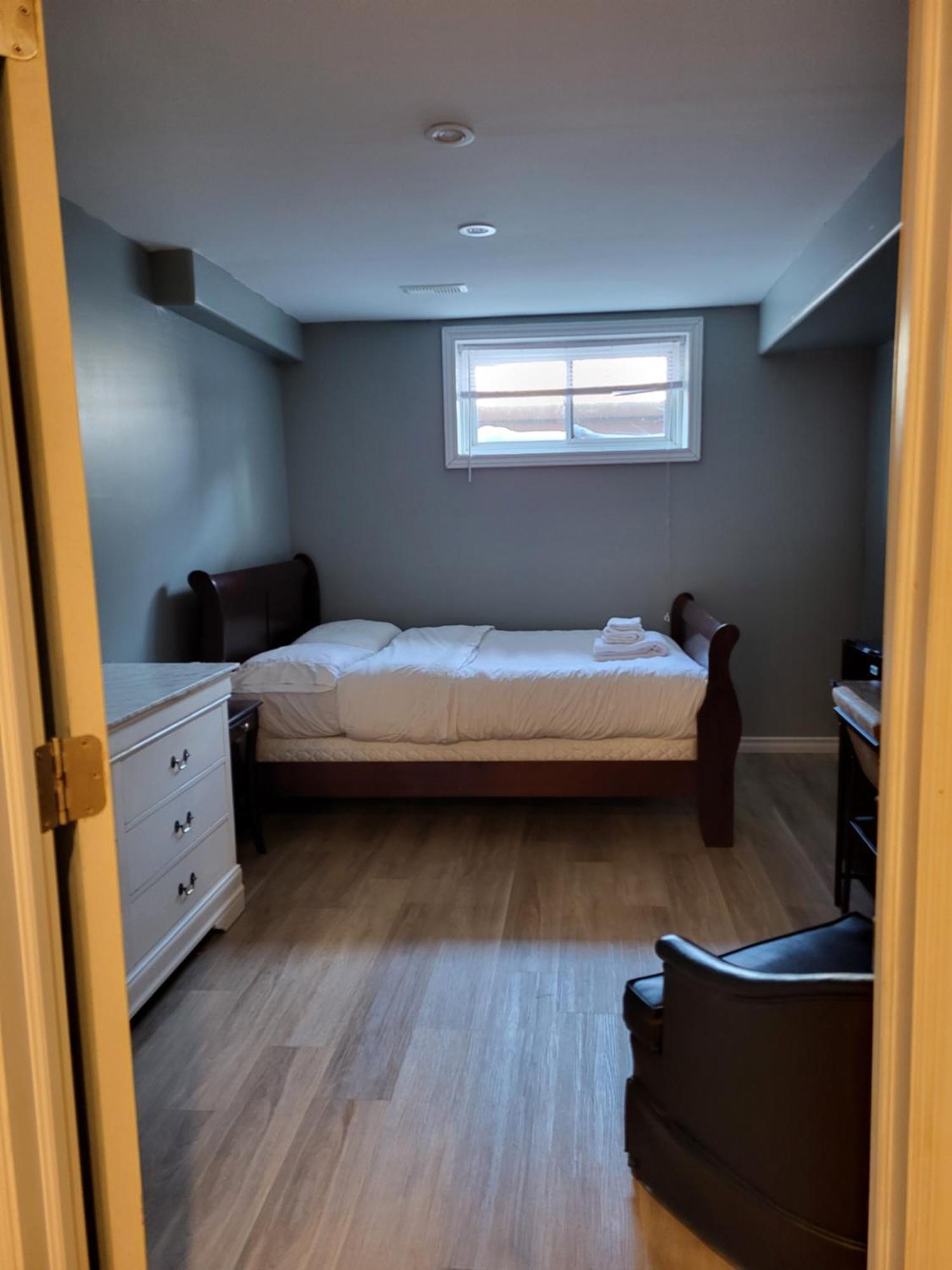 Main Suite Кингстон Экстерьер фото